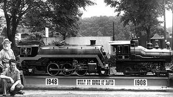 The new engine, completed in 1948, is to the left and to the right is the old Kagne engine which Estele Hornbeck has so graciously recorded in her memoirs ''Concerning the Ingathering of Israel'', 1958. The new steam engine was made entirely by the House of David.